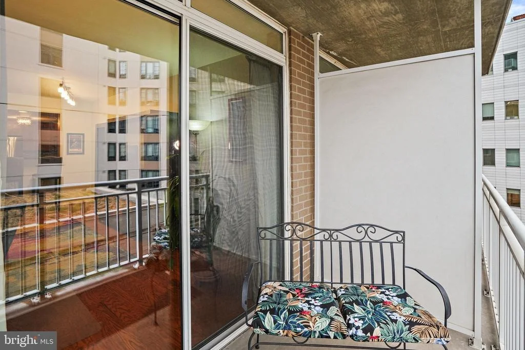 Photo of Unit 402 at 930 WAYNE AVENUE