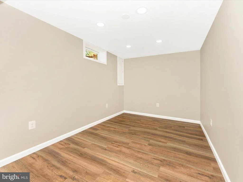 Photo of 2833 RODERICK ROAD