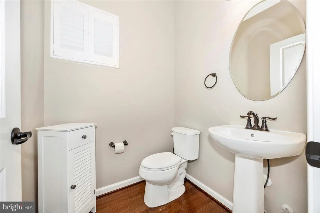 Photo of 4700 PULLER DRIVE
