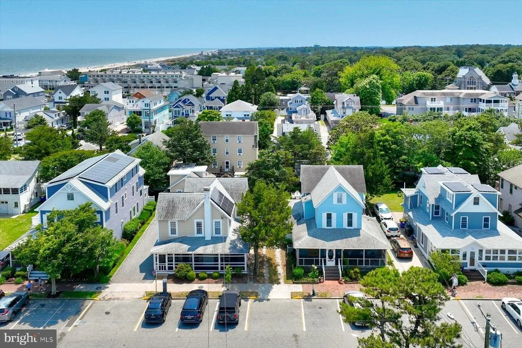 Photo of 16 DELAWARE AVENUE