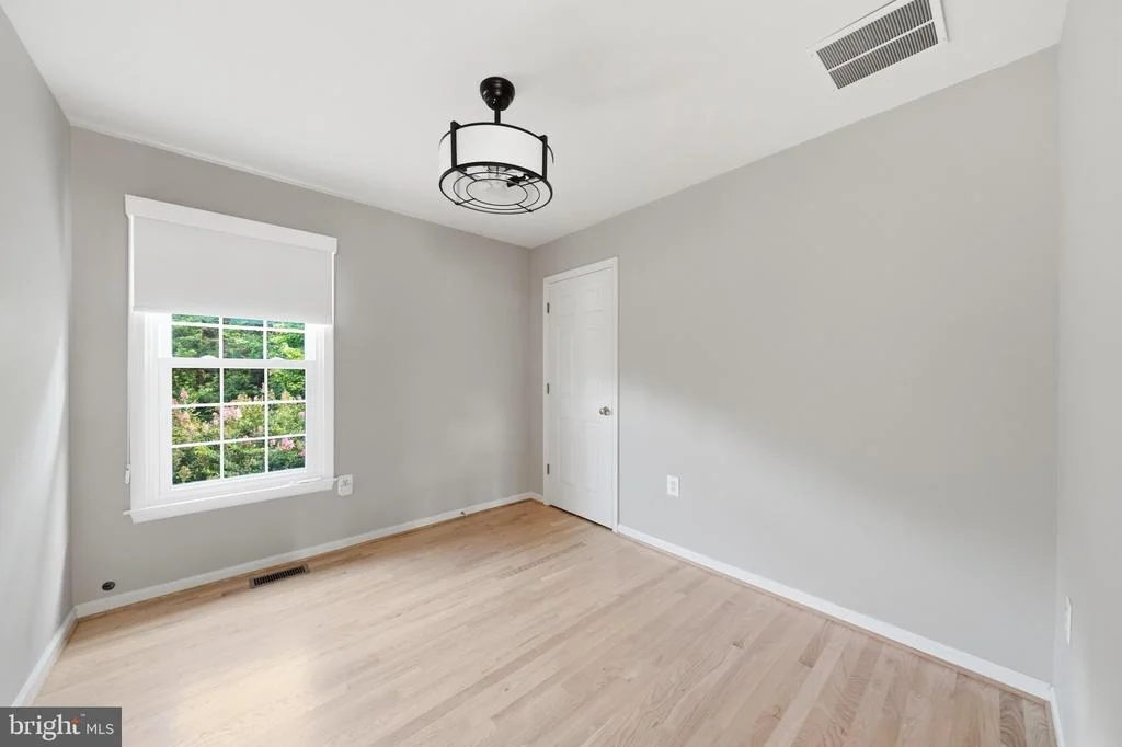 Photo of 4007 WINDWARD DRIVE