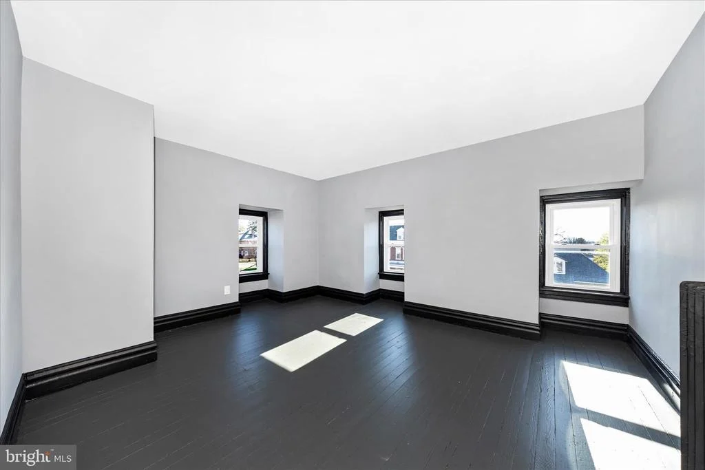 Photo of 519 SUMMIT AVENUE