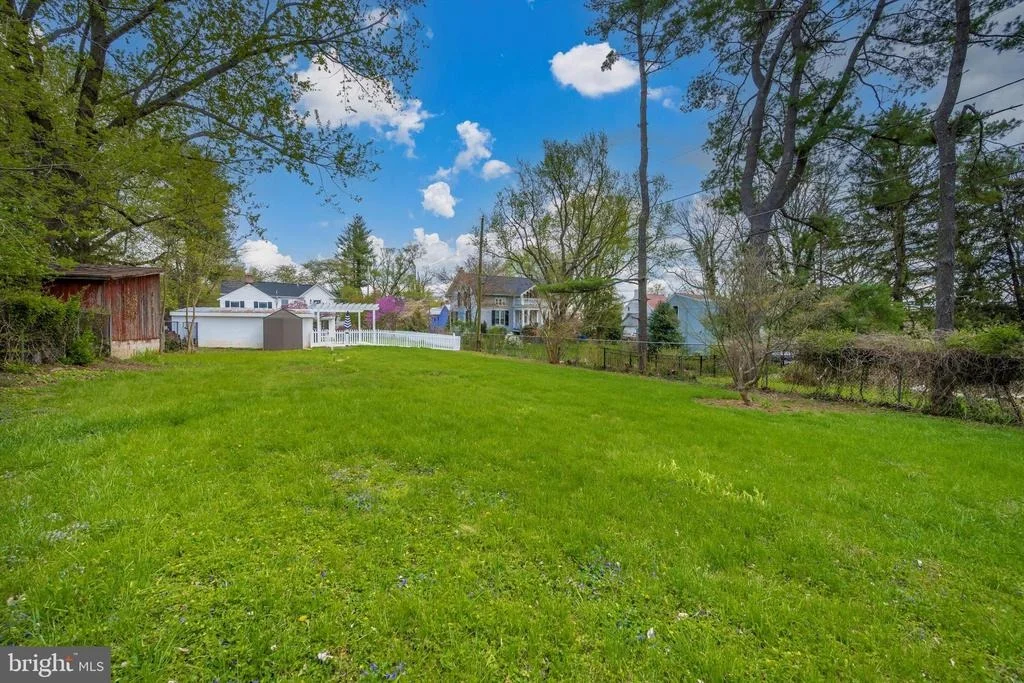 Photo of 3704 BUCKEYSTOWN PIKE