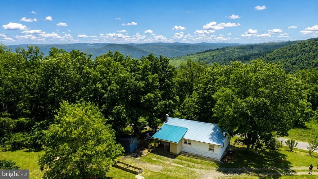 Photo of 828 LEE ROAD