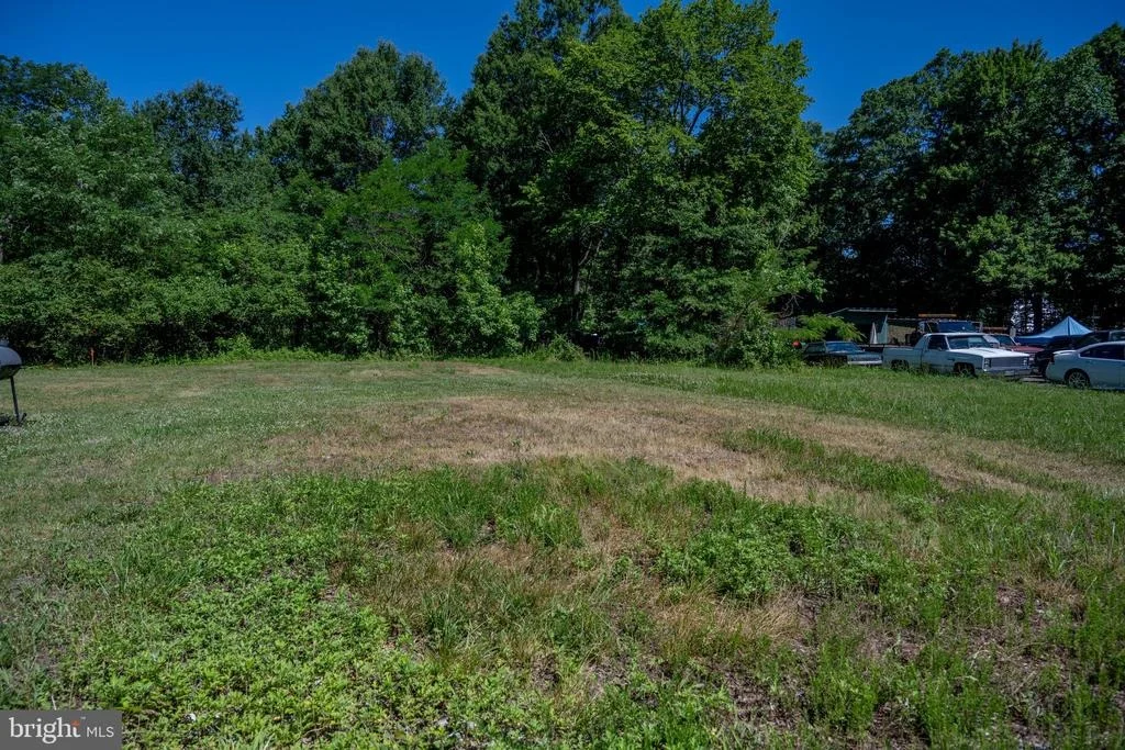 Photo of 8302 DYSON ROAD