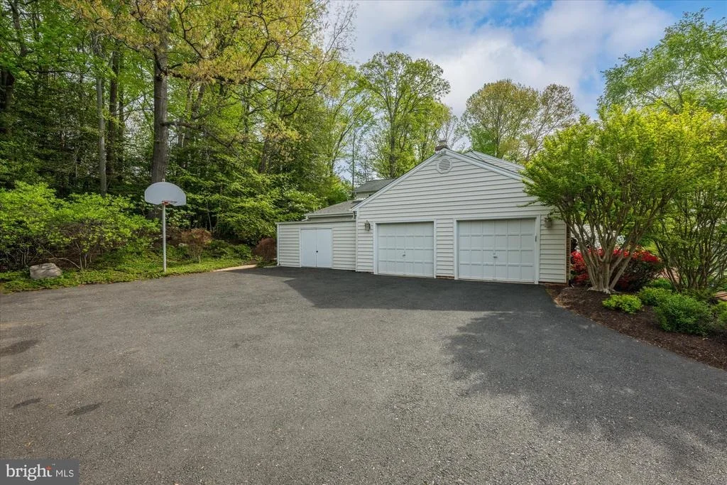 Photo of 7908 FOXHOUND ROAD