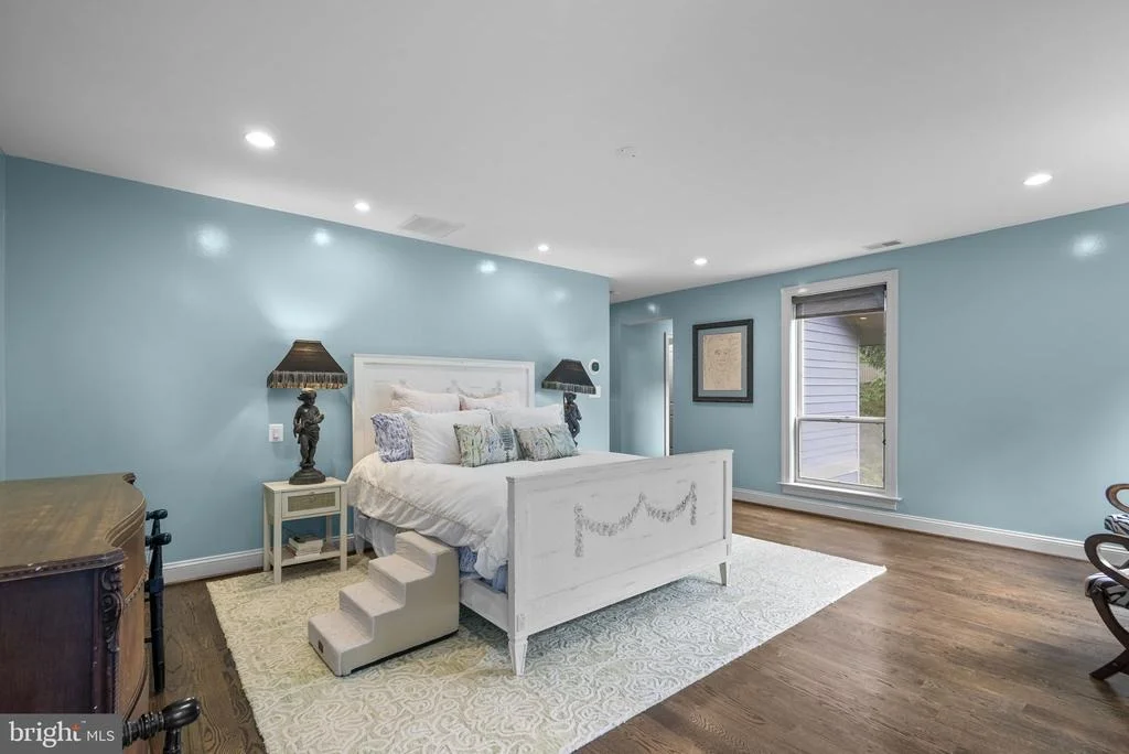 Photo of 8025 RIVERSIDE DRIVE