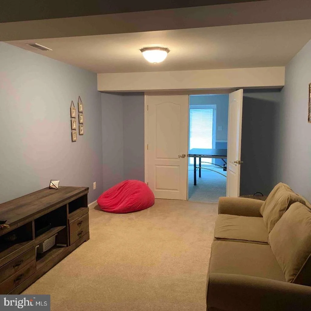 Photo of 428 CLYDEBANK DRIVE
