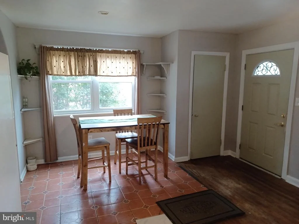 Photo of 9723 BRADDOCK ROAD
