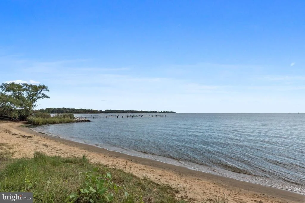 Photo of 621 HARBOR DRIVE