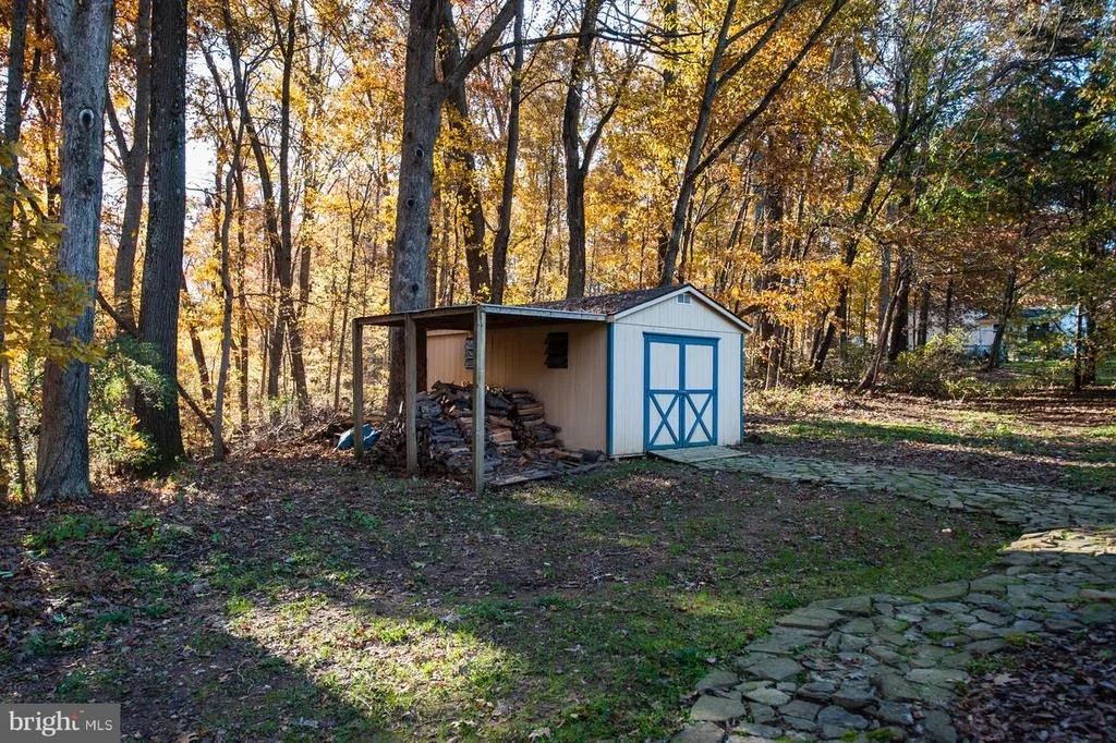 Photo of 828 WILDA DRIVE