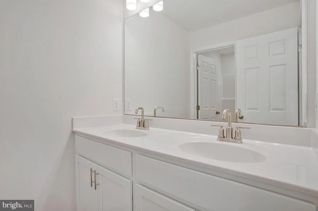 Photo of 900 WALNUT AVENUE