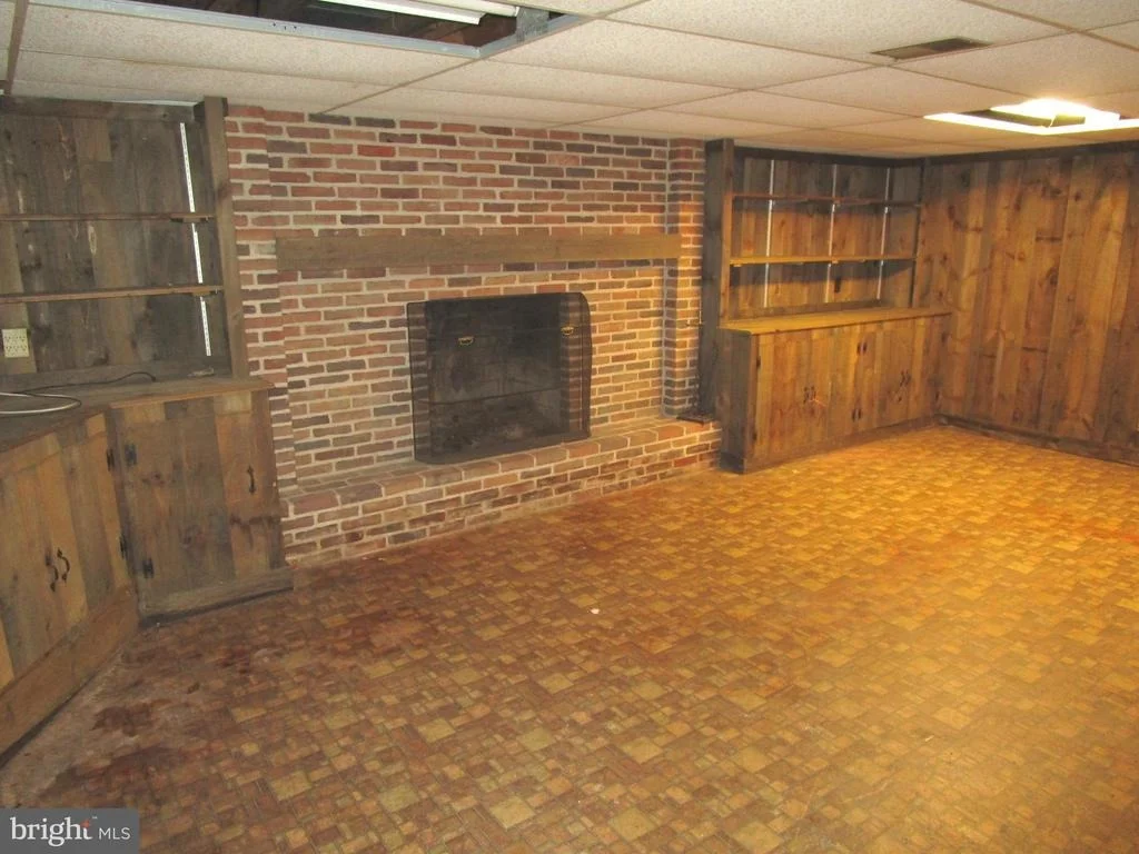 Photo of 40 W FAIRWAY CIRCLE