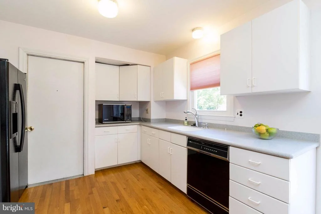 Photo of 9609 PODIUM DRIVE