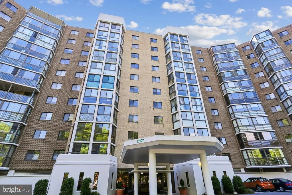 Photo of Unit 2620 at 15107 INTERLACHEN DRIVE
