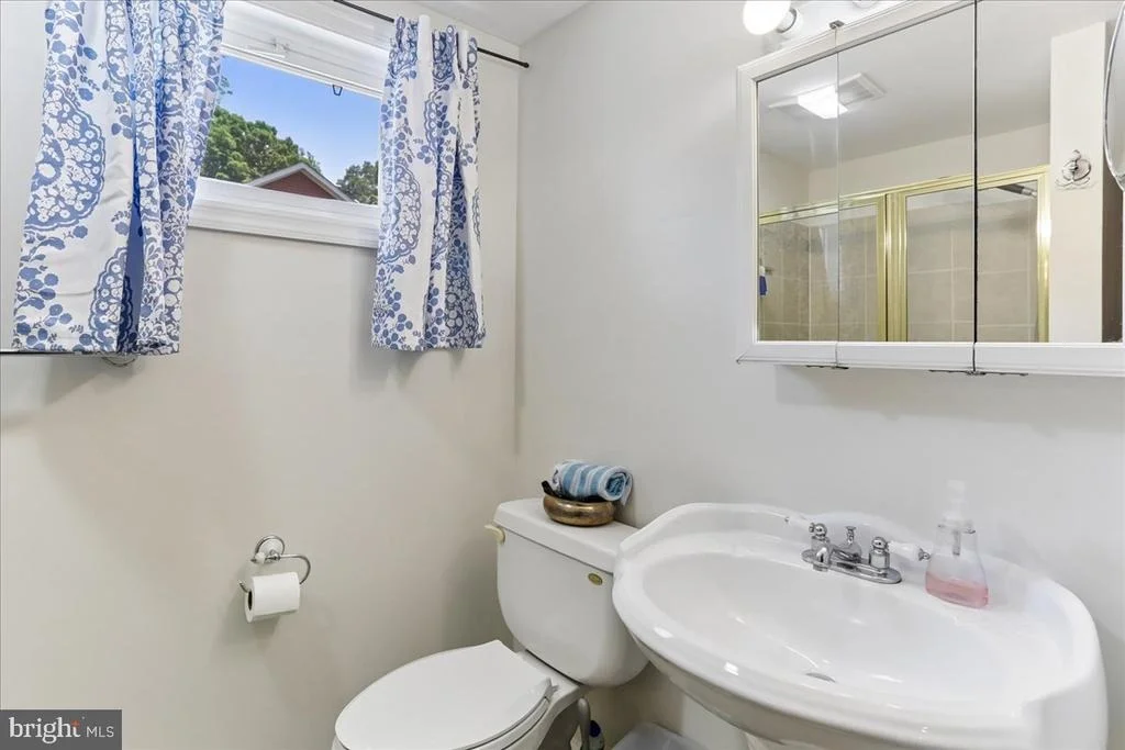 Photo of 1504 CREST ROAD