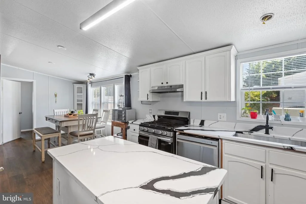 Photo of 43 MIDWAY AVENUE