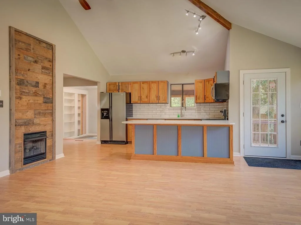 Photo of 370 WILETT DRIVE