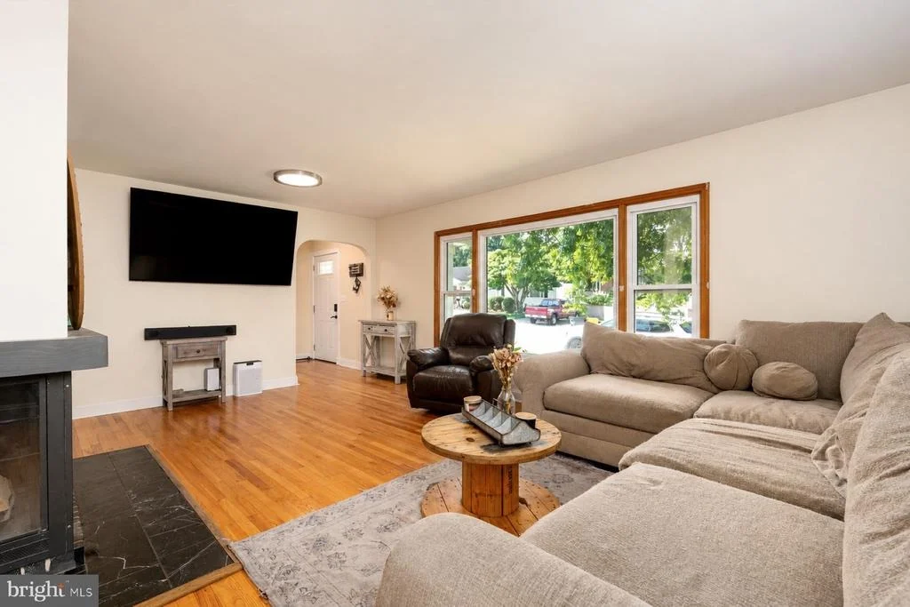 Photo of 402 JOYCE DRIVE