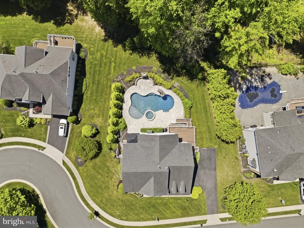 Photo of 1124 OAK TREE DRIVE