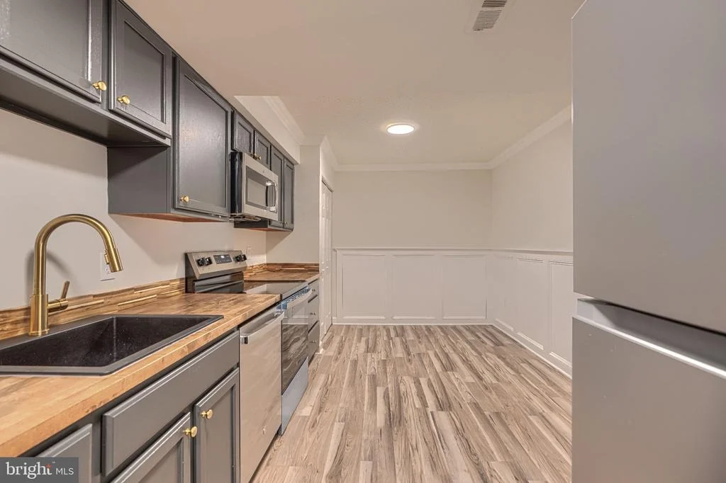 Photo of Unit E at 7191 CYPRESS COURT