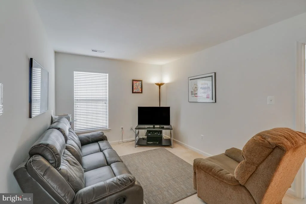 Photo of 254 LONE TREE DRIVE