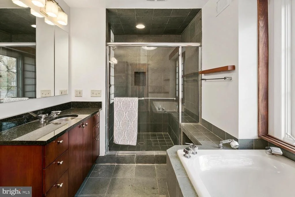 Photo of 1613 FOREST LANE