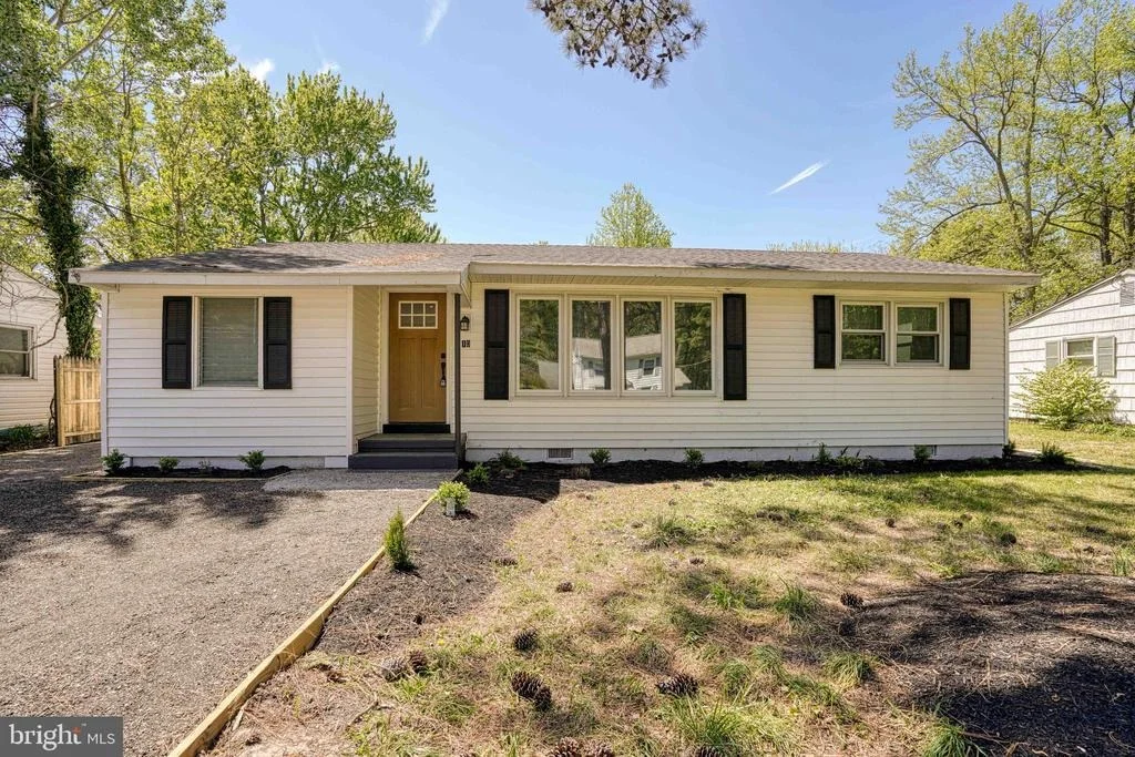 Photo of 10 BAY VIEW AVENUE