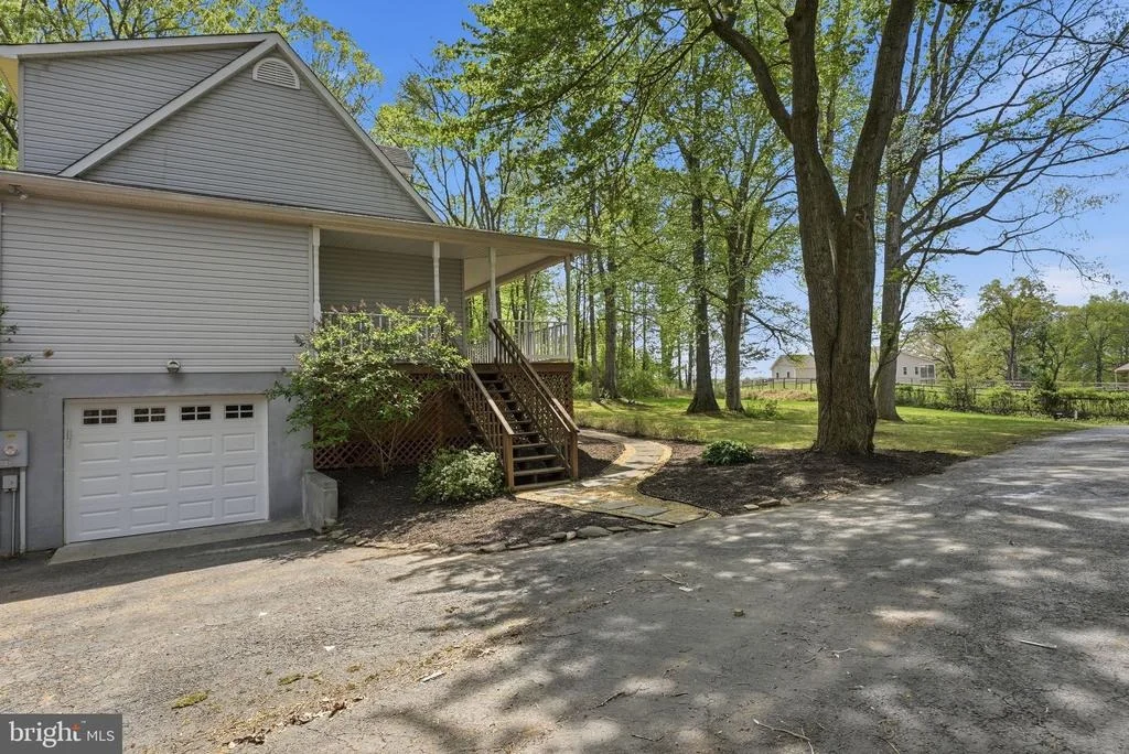 Photo of 3229 COLVIN ROAD