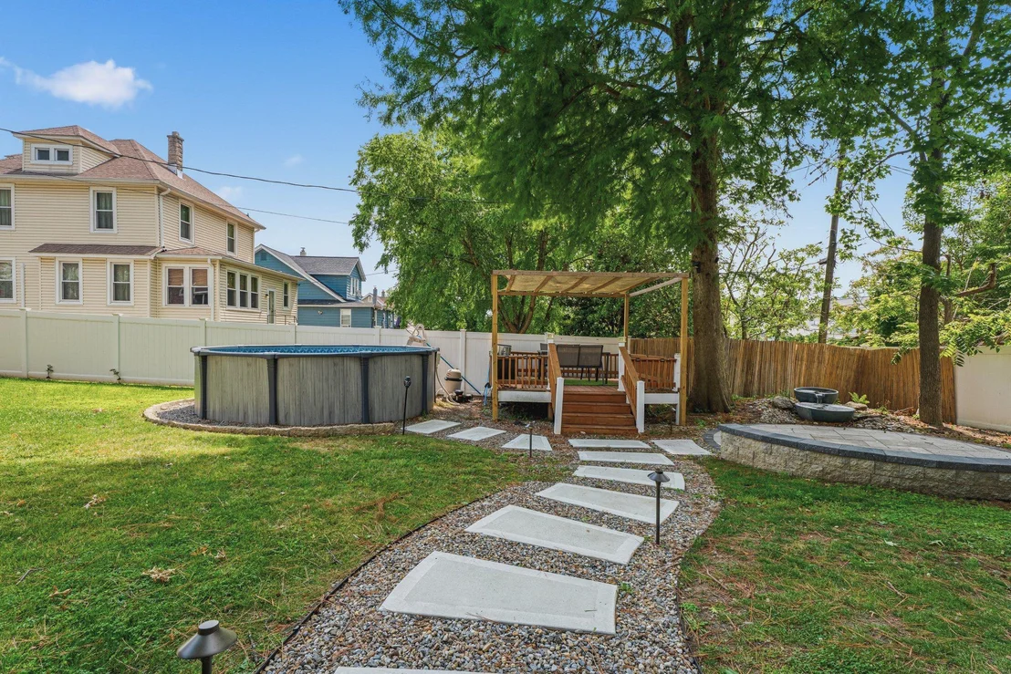 Photo of 4501 FOREST VIEW AVENUE