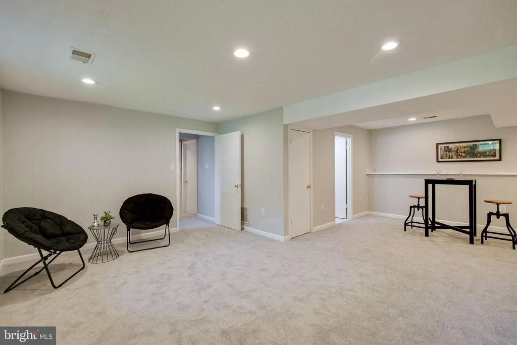 Photo of 9809 OLEANDER AVENUE