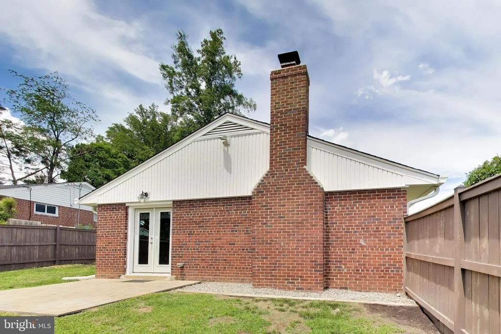 Photo of 5816 AMELIA STREET