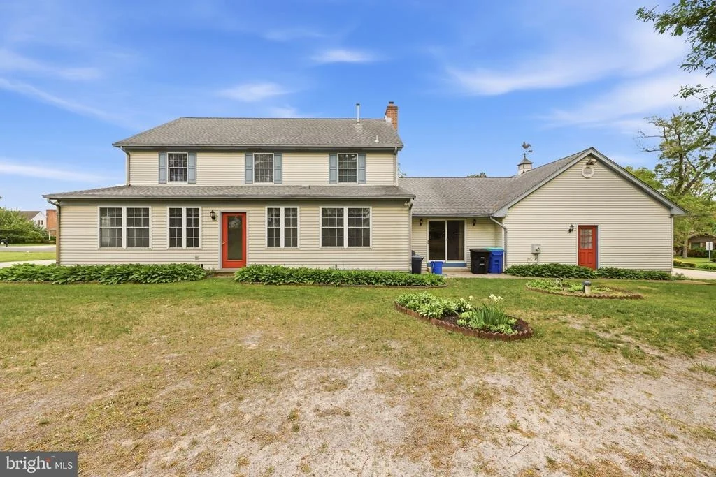 Photo of 1 MOSS VIEW LANE