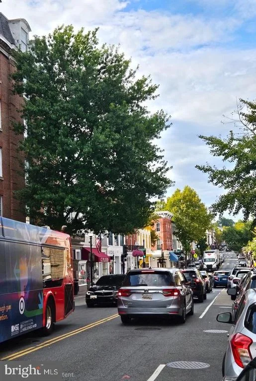 Photo of 4462 MACARTHUR BOULEVARD NW