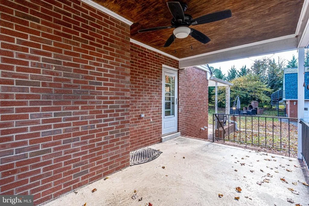Photo of 8993 MEADOWVIEW DRIVE