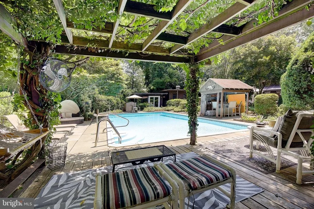 Photo of 1169 LATROBE DRIVE