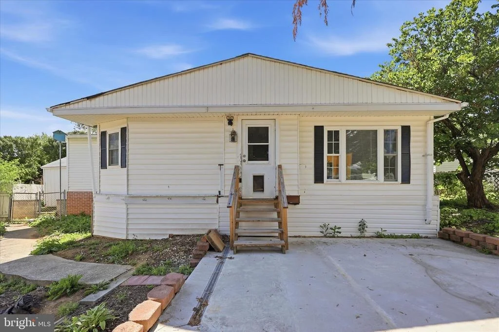Photo of 16256 MCGREGOR DRIVE
