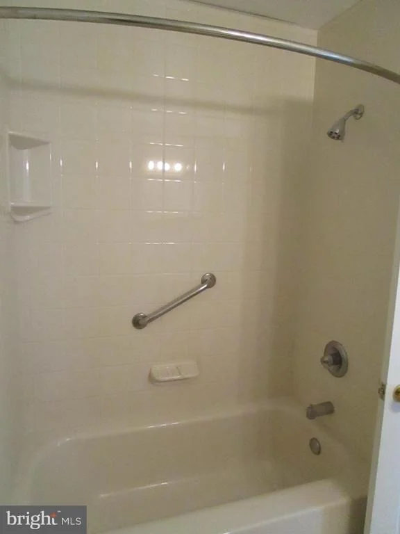 Photo of 1672 VERNON ROAD