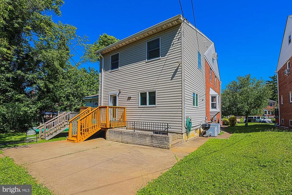 Photo of 3910 LABYRINTH ROAD
