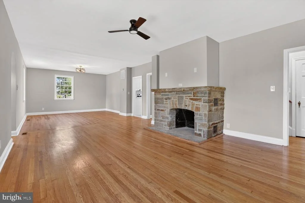 Photo of 315 E COLD SPRING LANE