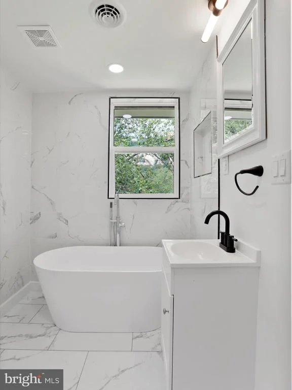 Photo of 535 HARRISON AVENUE