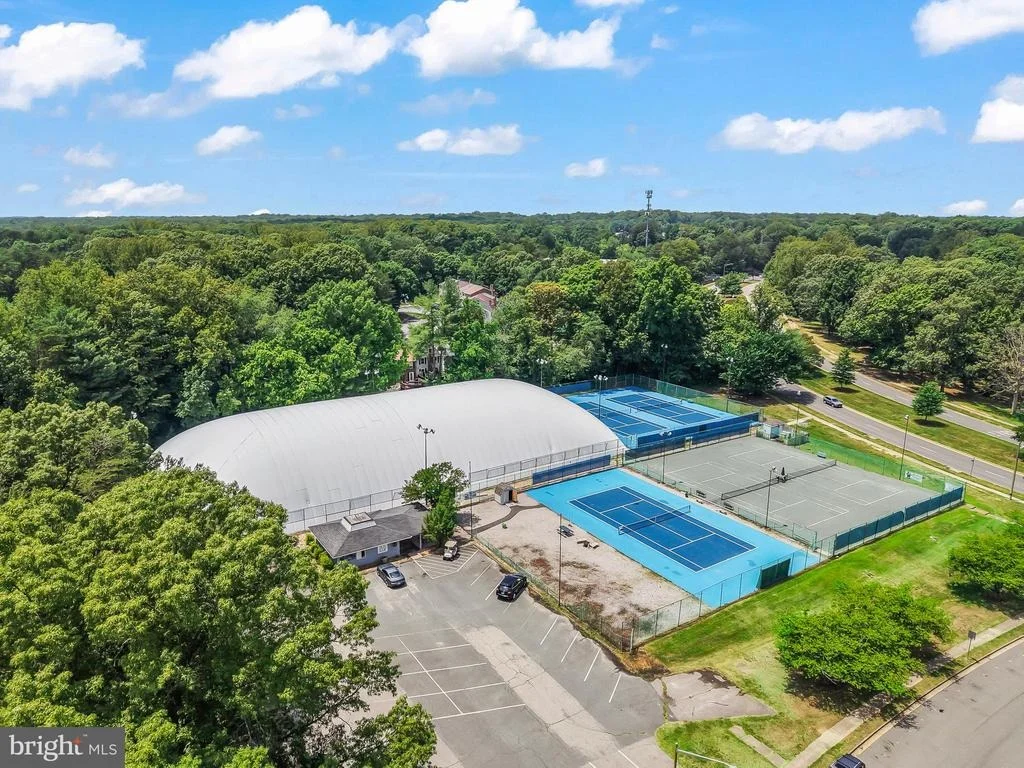 Photo of 16008 FAIRWAY DRIVE