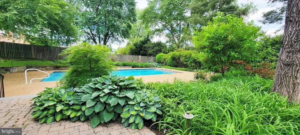 Photo of 6305 STONEHAM LANE