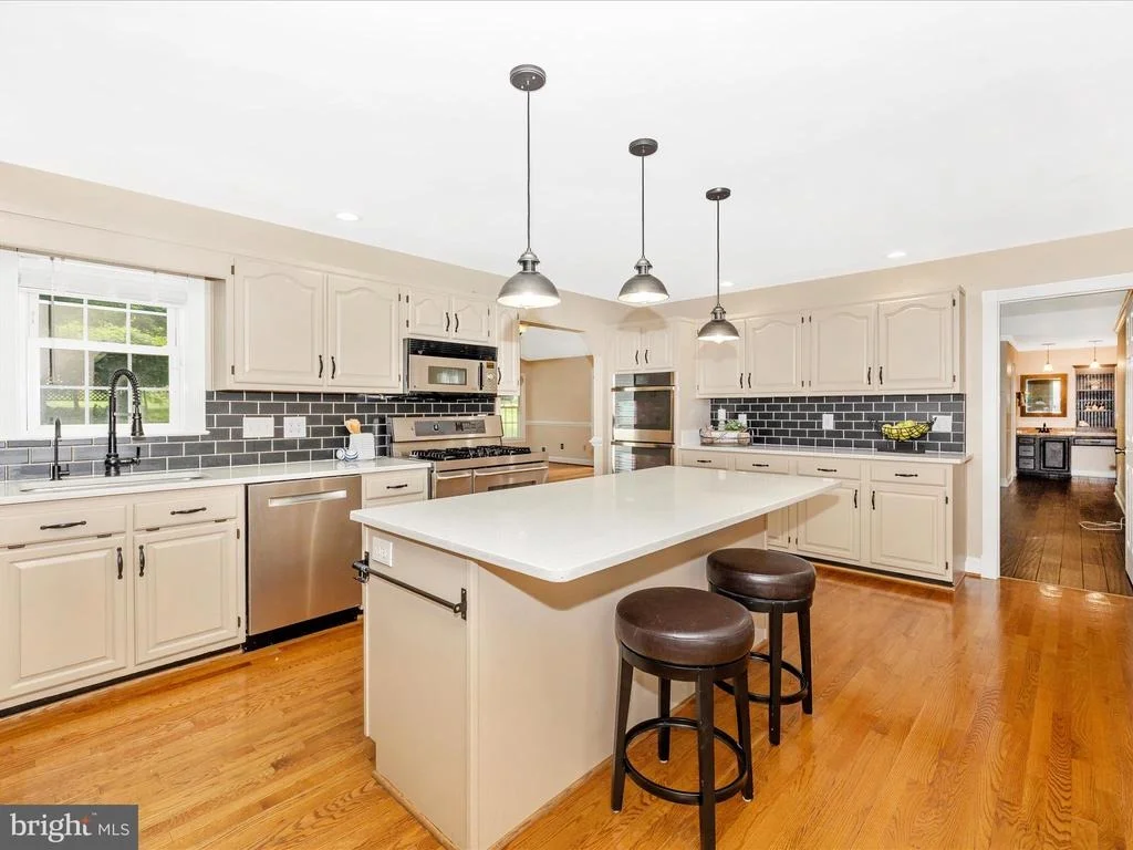 Photo of 6047 QUINN ROAD