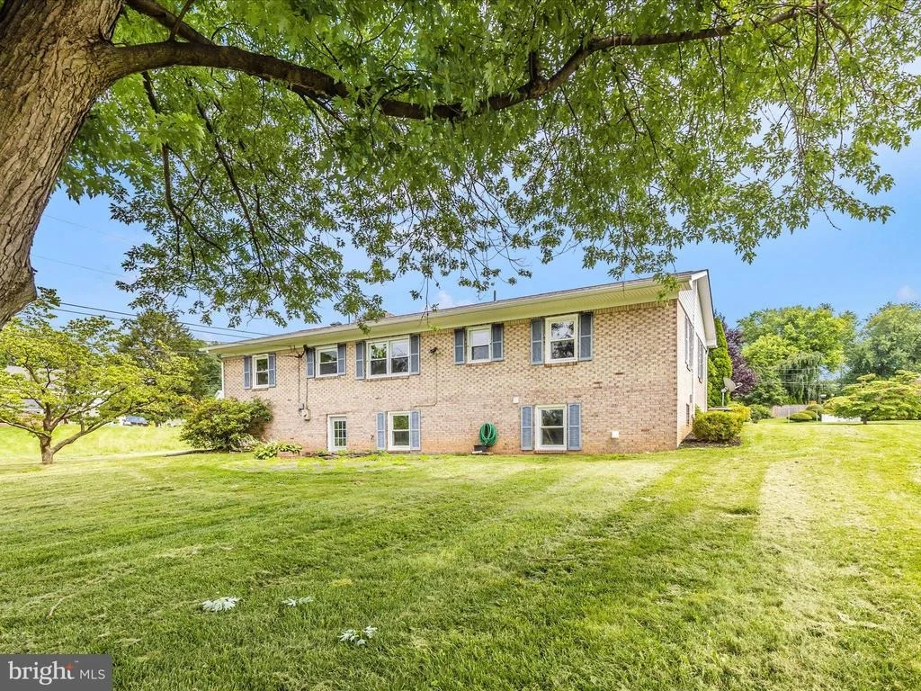 Photo of 22128 PIKESIDE DRIVE