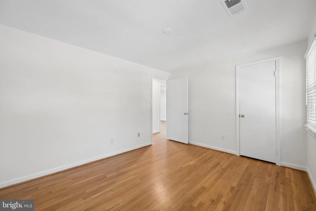Photo of 1104 FALLSMEAD WAY