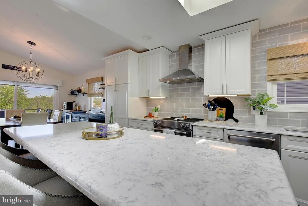 Photo of 1164 OAK VIEW DRIVE