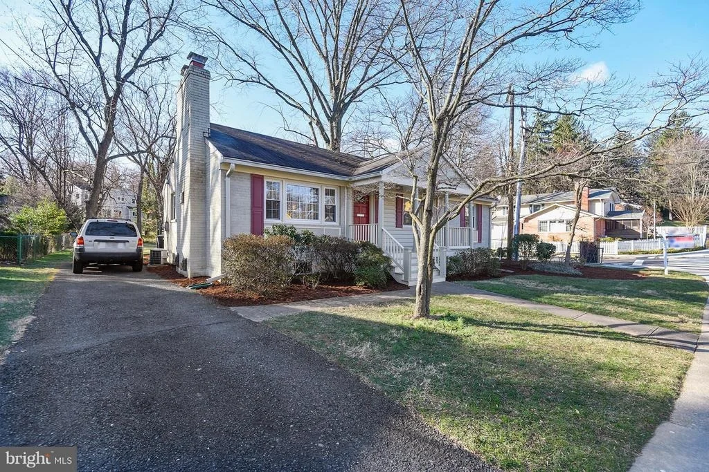 Photo of 5326 YORKTOWN BOULEVARD