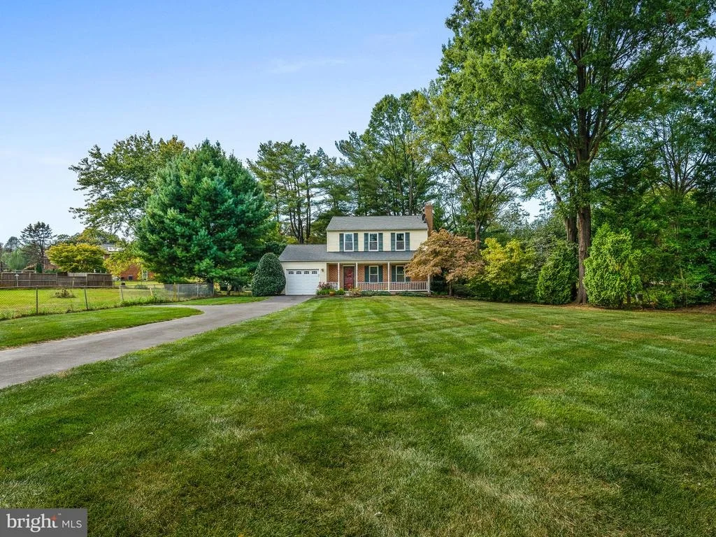 Photo of 18712 ROLLING ACRES WAY