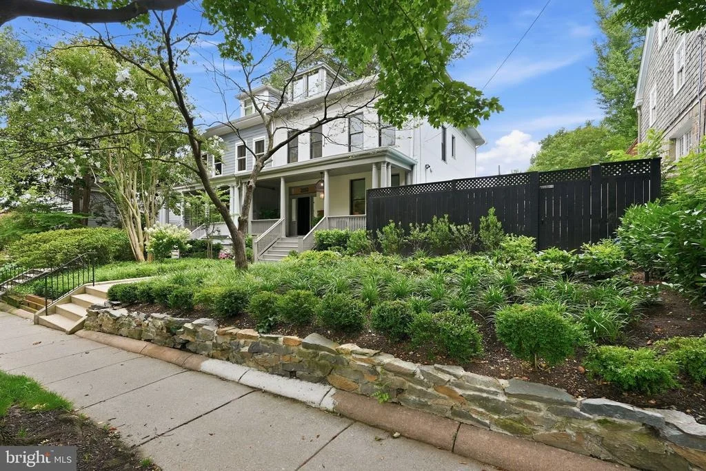 Photo of 2558 36TH STREET NW